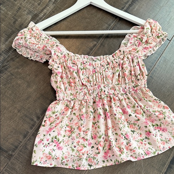 Floral Pink Ruffle Top size Small - Picture 5 of 9